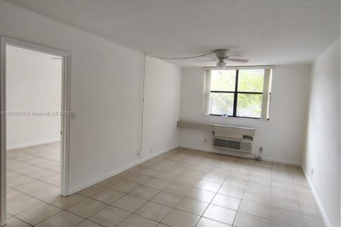 Condominio en venta en Coral Springs, Florida, 1 dormitorio, 56.3 m2 № 1877791 - foto 6