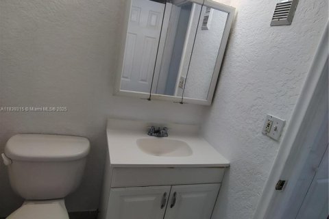Condominio en venta en Coral Springs, Florida, 1 dormitorio, 56.3 m2 № 1877791 - foto 10