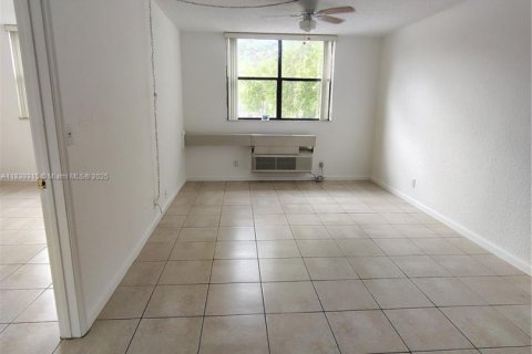 Condominio en venta en Coral Springs, Florida, 1 dormitorio, 56.3 m2 № 1877791 - foto 7