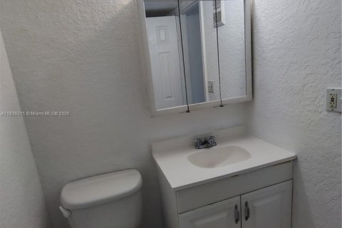 Condominio en venta en Coral Springs, Florida, 1 dormitorio, 56.3 m2 № 1877791 - foto 11