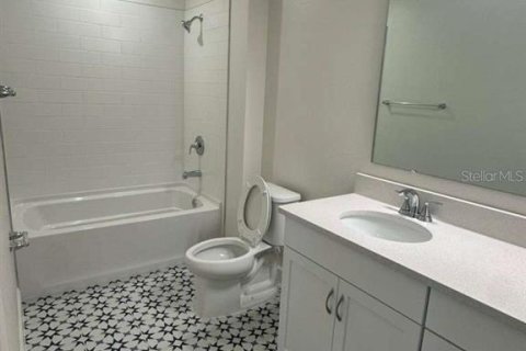 Villa ou maison à louer à Clermont, Floride: 4 chambres, 237.46 m2 № 2156283 - photo 18