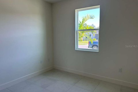 Villa ou maison à louer à Clermont, Floride: 4 chambres, 237.46 m2 № 2156283 - photo 10