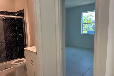 Villa ou maison à louer à Clermont, Floride: 4 chambres, 237.46 m2 № 2156283 - photo 8