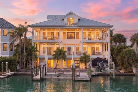 House in Belleair, Florida 5 bedrooms, 466.74 sq.m. № 2221421 - photo 6