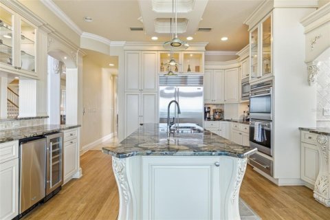 House in Belleair, Florida 5 bedrooms, 466.74 sq.m. № 2221421 - photo 27