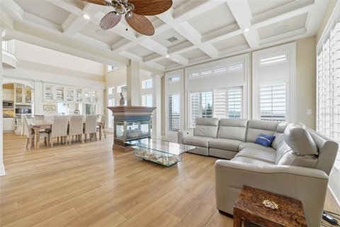 House in Belleair, Florida 5 bedrooms, 466.74 sq.m. № 2221421 - photo 21