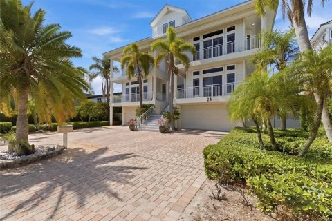 House in Belleair, Florida 5 bedrooms, 466.74 sq.m. № 2221421 - photo 3