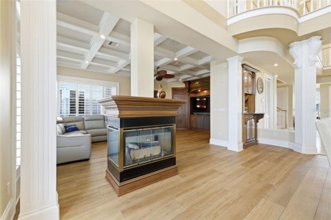House in Belleair, Florida 5 bedrooms, 466.74 sq.m. № 2221421 - photo 17
