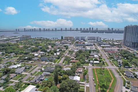 Casa en alquiler en Lake Park, Florida, 3 dormitorios, 159.79 m2 № 1183507 - foto 1