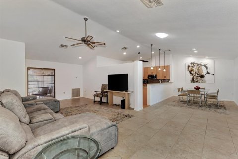 Casa en alquiler en Sarasota, Florida, 2 dormitorios, 166.67 m2 № 1903304 - foto 10