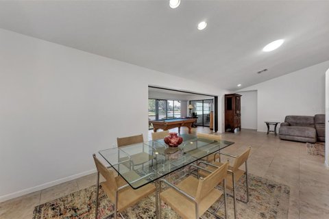 Casa en alquiler en Sarasota, Florida, 2 dormitorios, 166.67 m2 № 1903304 - foto 13