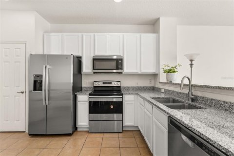 Touwnhouse à vendre à Kissimmee, Floride: 3 chambres, 126.53 m2 № 2372995 - photo 9