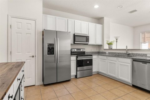 Touwnhouse à vendre à Kissimmee, Floride: 3 chambres, 126.53 m2 № 2372995 - photo 6