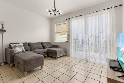 Touwnhouse à vendre à Kissimmee, Floride: 3 chambres, 126.53 m2 № 2372995 - photo 13