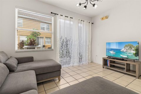 Touwnhouse à vendre à Kissimmee, Floride: 3 chambres, 126.53 m2 № 2372995 - photo 16