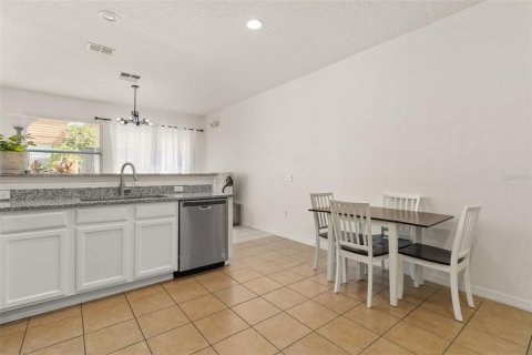 Touwnhouse à vendre à Kissimmee, Floride: 3 chambres, 126.53 m2 № 2372995 - photo 11