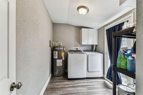 Casa en venta en Saint Petersburg, Florida, 3 dormitorios, 107.02 m2 № 1681755 - foto 9