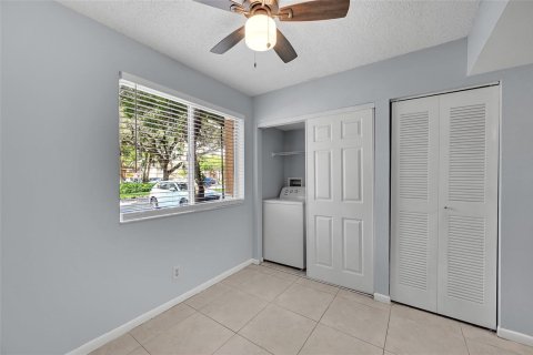 Condo in Plantation, Florida, 3 bedrooms № 2189680 - photo 11