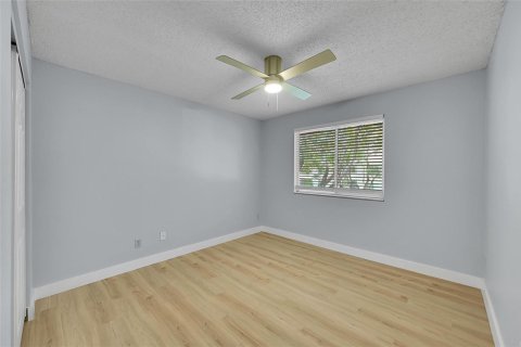 Condo in Plantation, Florida, 3 bedrooms № 2189680 - photo 17