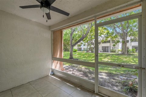 Condo in Plantation, Florida, 3 bedrooms № 2189680 - photo 24