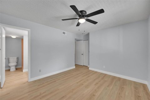 Condo in Plantation, Florida, 3 bedrooms № 2189680 - photo 15
