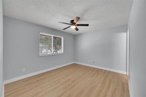 Condo in Plantation, Florida, 3 bedrooms № 2189680 - photo 14