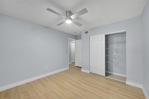 Condo in Plantation, Florida, 3 bedrooms № 2189680 - photo 18