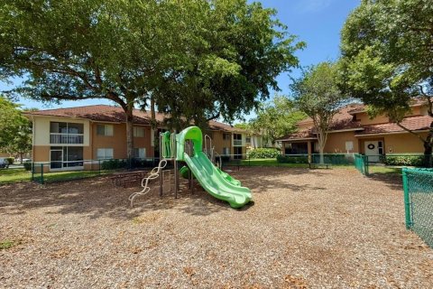Condo in Plantation, Florida, 3 bedrooms № 2189680 - photo 28
