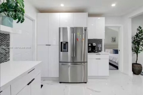 Купить виллу или дом в Майами, Флорида 3 спальни, 110.74м2, № 1984710 - фото 8