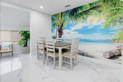 Купить виллу или дом в Майами, Флорида 3 спальни, 110.74м2, № 1984710 - фото 6