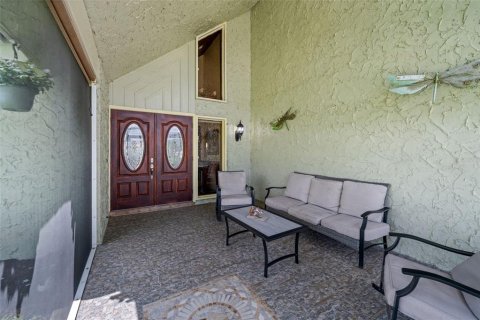 House in Cape Coral, Florida 3 bedrooms, 171.22 sq.m. № 2396076 - photo 8