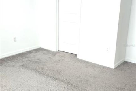 Townhouse in Wesley Chapel, Florida 3 bedrooms, 127.55 sq.m. № 1915900 - photo 15