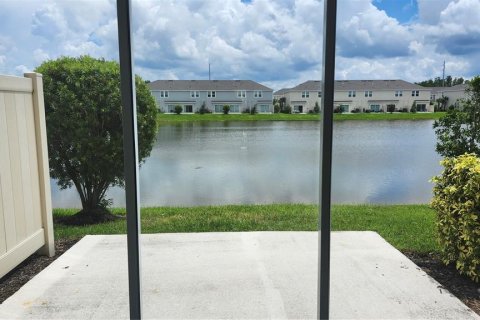 Townhouse in Wesley Chapel, Florida 3 bedrooms, 127.55 sq.m. № 1915900 - photo 6