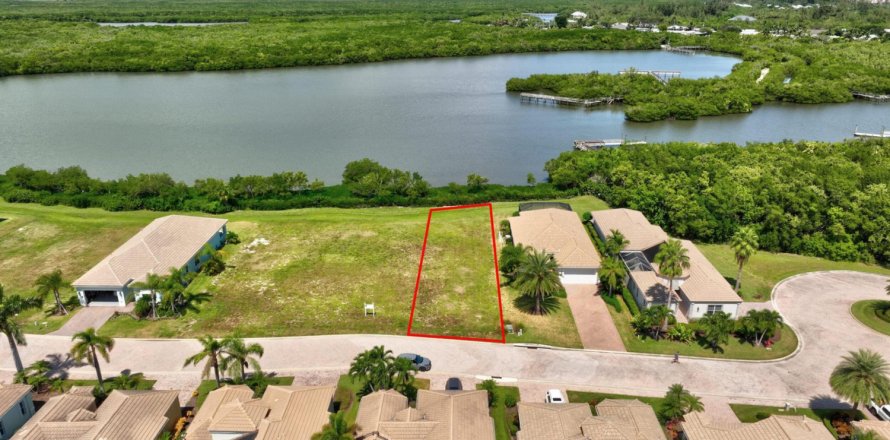 Terreno en Hutchinson Island South, Florida № 1099197