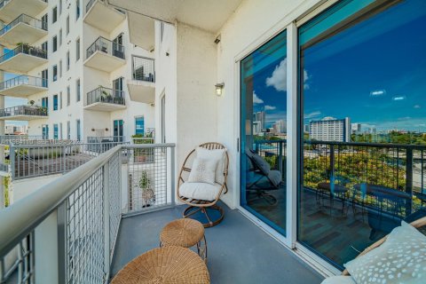 Condominio en alquiler en Miami, Florida, 1 dormitorio, 64.66 m2 № 2048496 - foto 25