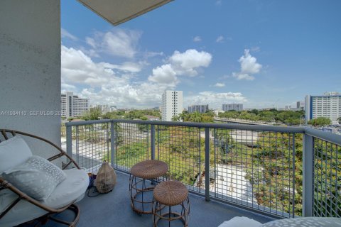 Condominio en alquiler en Miami, Florida, 1 dormitorio, 64.66 m2 № 2048496 - foto 24