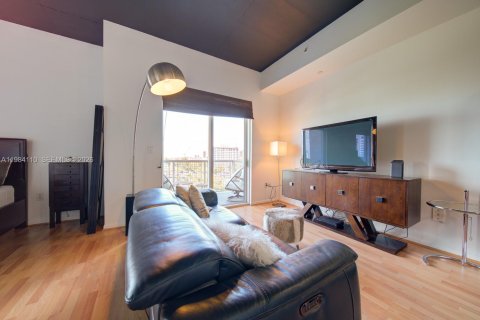 Condominio en alquiler en Miami, Florida, 1 dormitorio, 64.66 m2 № 2048496 - foto 12
