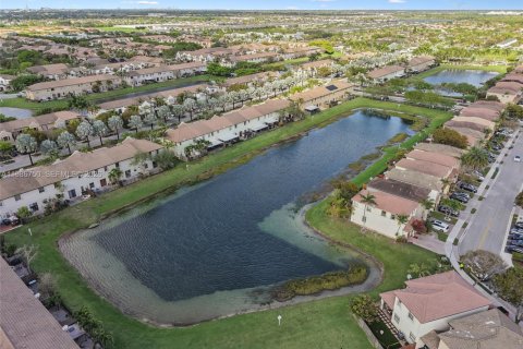 Купить таунхаус в Хомстед, Флорида 3 спальни, 161.74м2, № 2047798 - фото 7