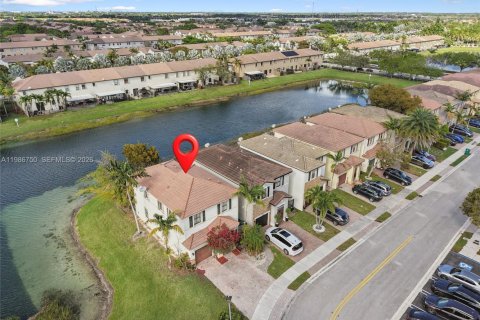 Купить таунхаус в Хомстед, Флорида 3 спальни, 161.74м2, № 2047798 - фото 4