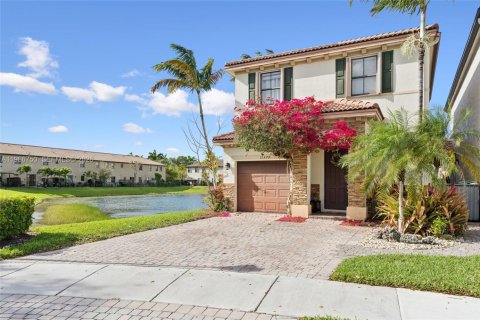 Купить таунхаус в Хомстед, Флорида 3 спальни, 161.74м2, № 2047798 - фото 9