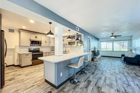 House in Winter Park, Florida 3 bedrooms, 178.37 sq.m. № 2116179 - photo 5