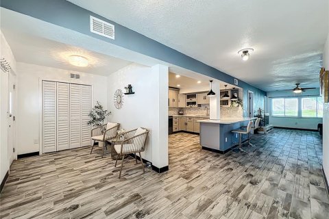 House in Winter Park, Florida 3 bedrooms, 178.37 sq.m. № 2116179 - photo 4