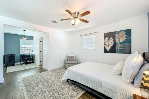 House in Winter Park, Florida 3 bedrooms, 178.37 sq.m. № 2116179 - photo 26