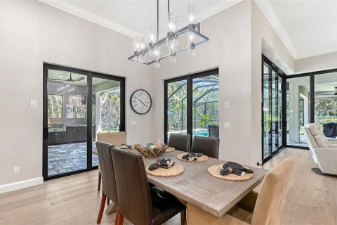 House in Sarasota, Florida 4 bedrooms, 321.35 sq.m. № 2396353 - photo 17