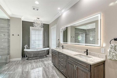 House in Sarasota, Florida 4 bedrooms, 321.35 sq.m. № 2396353 - photo 28