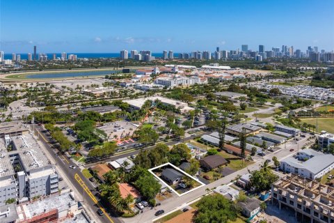 House in Hallandale Beach, Florida 3 bedrooms, 107.77 sq.m. № 1979625 - photo 28