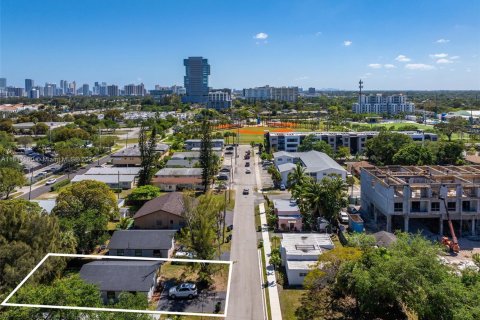 House in Hallandale Beach, Florida 3 bedrooms, 107.77 sq.m. № 1979625 - photo 29