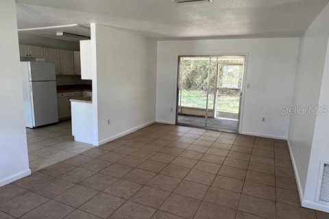 Casa en alquiler en Ocala, Florida, 2 dormitorios, 90.39 m2 № 1855836 - foto 2