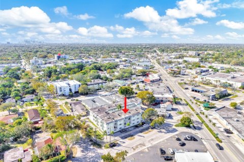 Condo in North Miami, Florida, 1 bedroom  № 2020826 - photo 16
