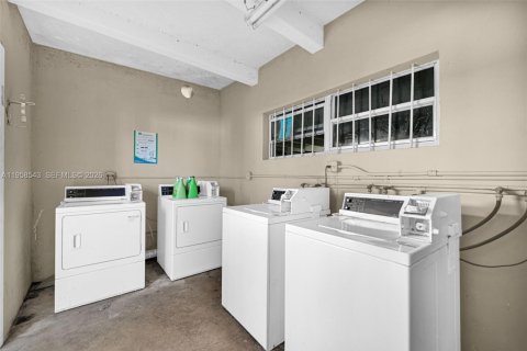Condo in North Miami, Florida, 1 bedroom  № 2020826 - photo 10